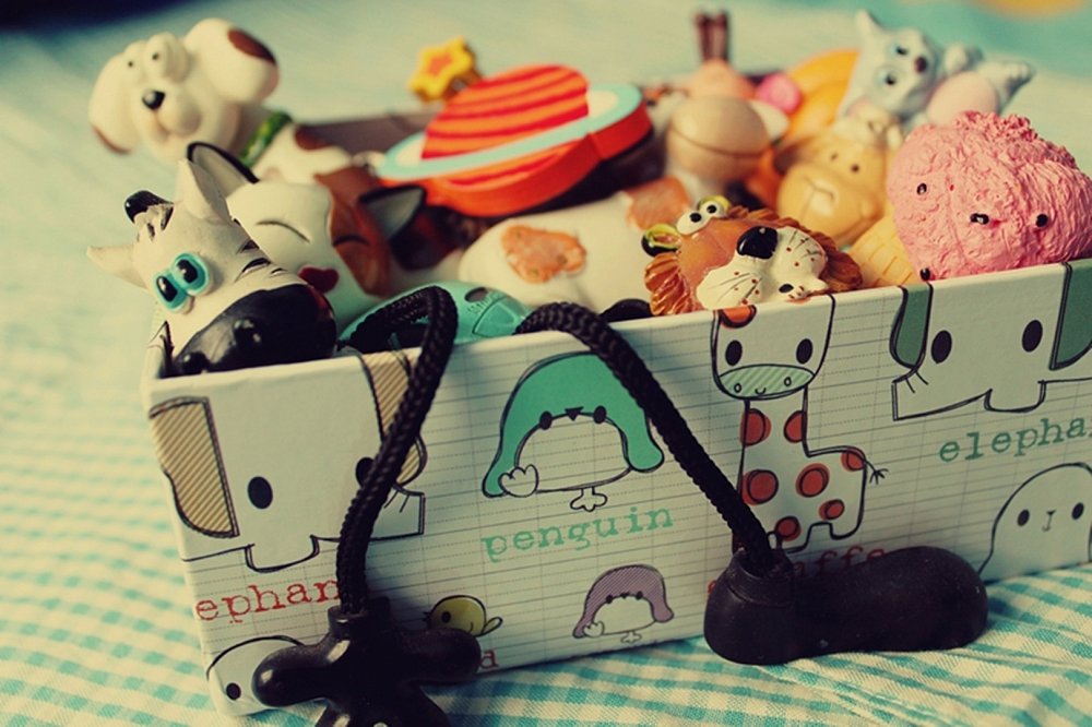 I'll give a gift box with toys for free Harrisburg - photo 1