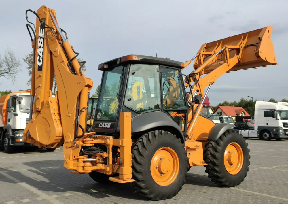 Case 695 Super R2-4PS Excavator Cedar Rapids - photo 2