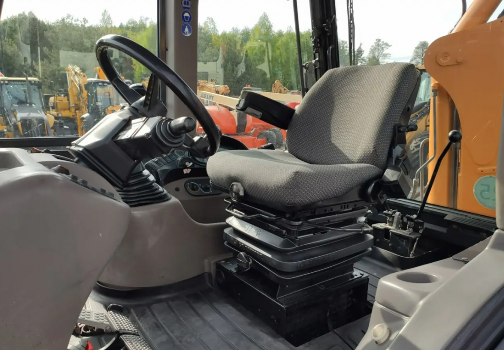 Case 695 Super R2-4PS Excavator Cedar Rapids - photo 3