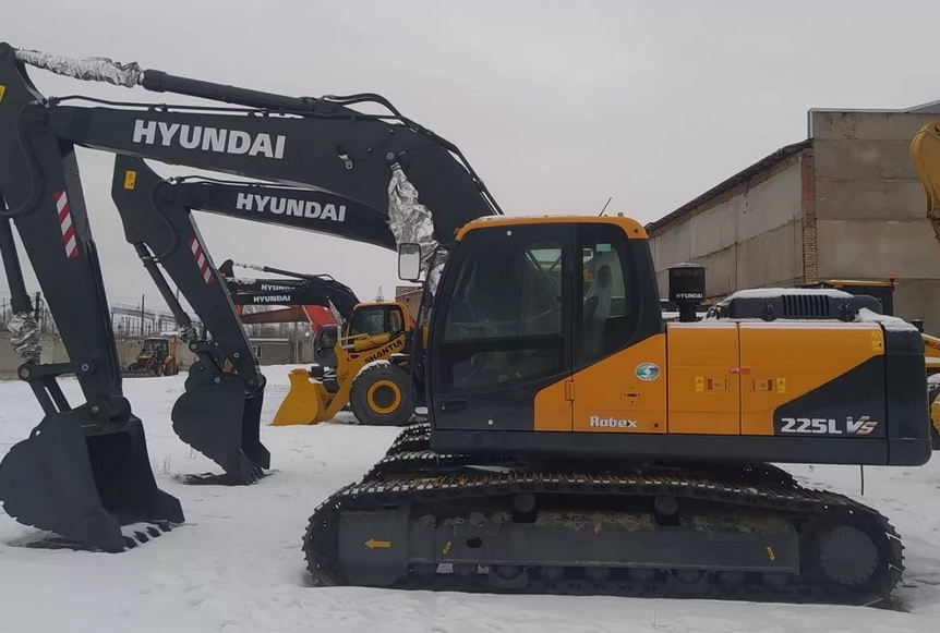 Hyundai crawler excavator Juneau - photo 1