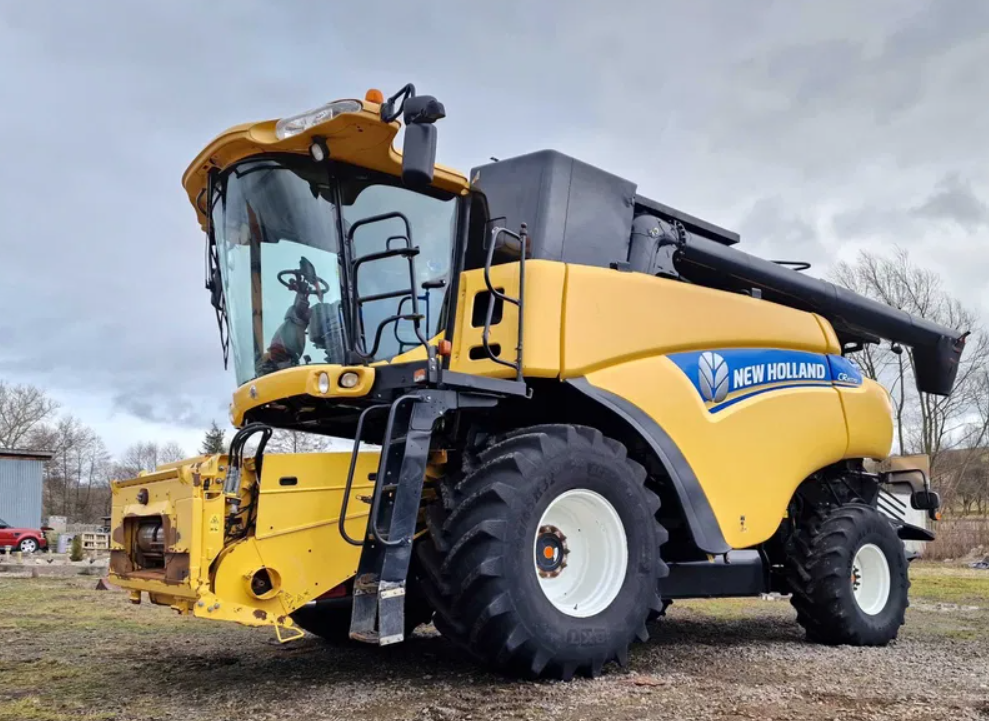 New Holland CR 8070 combine harvester - 2014 Waynesboro - photo 1
