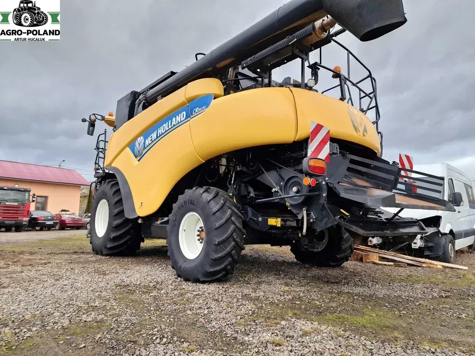 New Holland CR 8070 combine harvester - 2014 Waynesboro - photo 3