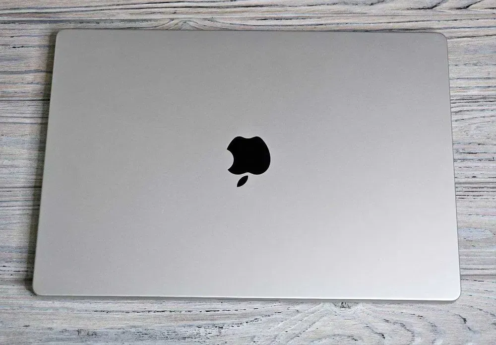 MacBook Pro 16 Mid 2021 M1 Pro Silver Lancaster - photo 2