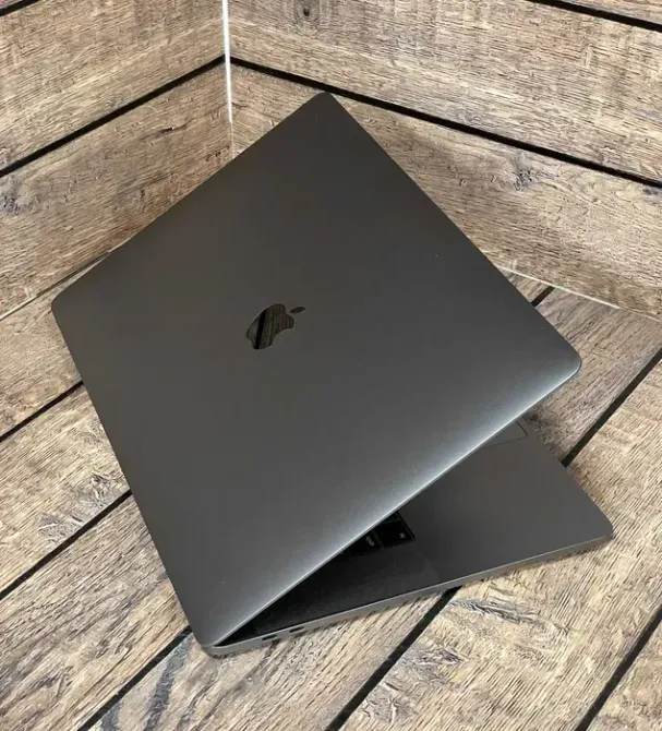 MacBook Pro A1990 Yakima - photo 4