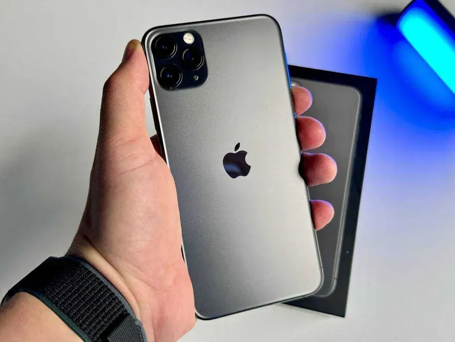 USED Apple iPhone 11 Pro Max 64GB Houston - photo 3