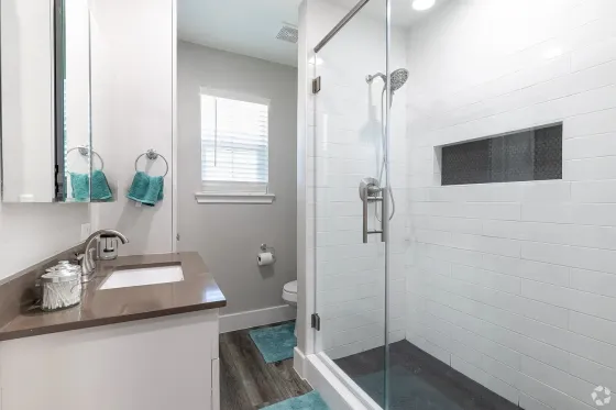 Texas City, TX Two-story apartments for vacation and living near Houston and the waterfront. Texas City