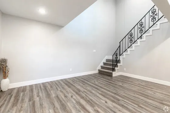 Texas City, TX Two-story apartments for vacation and living near Houston and the waterfront. Texas City