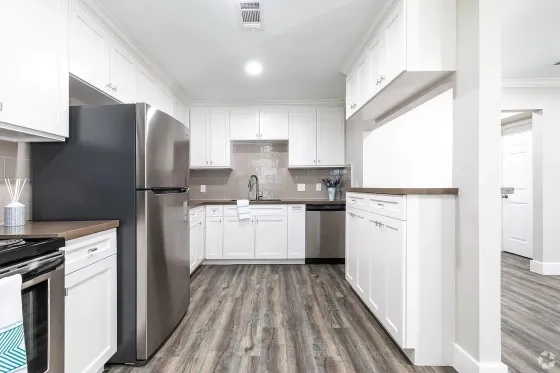 Texas City, TX Two-story apartments for vacation and living near Houston and the waterfront. Texas City