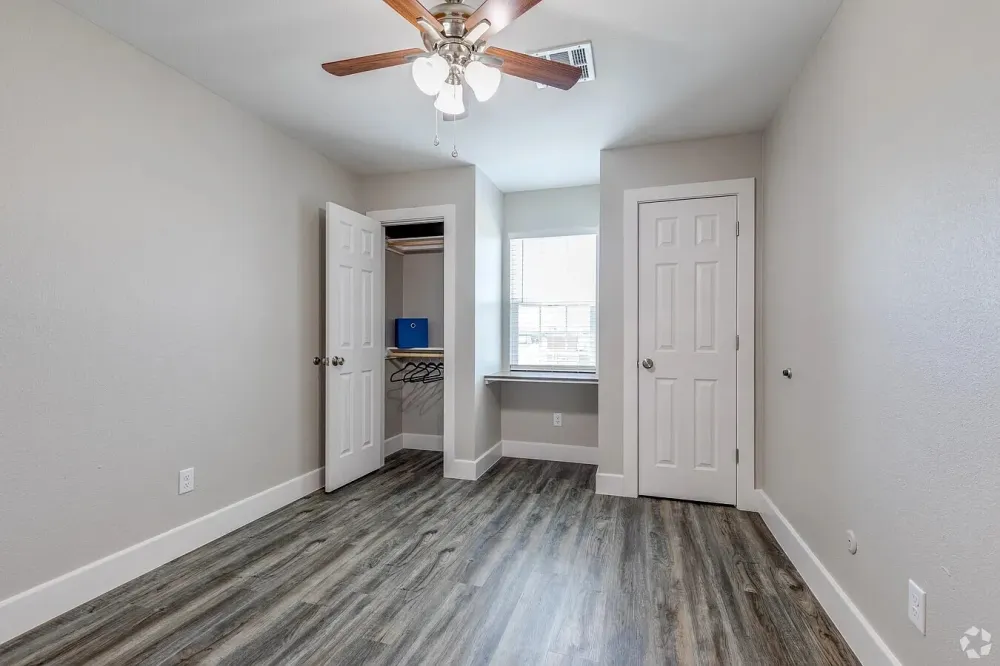 Texas City, TX Two-story apartments for vacation and living near Houston and the waterfront. Texas City - photo 9