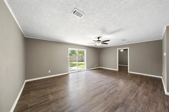 Spacious 2-Bedroom Condo, 1,200 sq ft, Near Downtown Austin