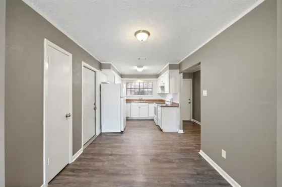 Spacious 2-Bedroom Condo, 1,200 sq ft, Near Downtown Austin
