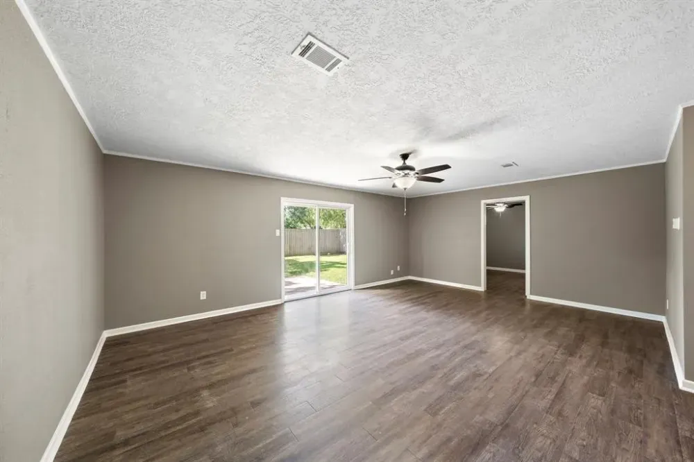 Spacious 2-Bedroom Condo, 1,200 sq ft, Near Downtown Austin - photo 5