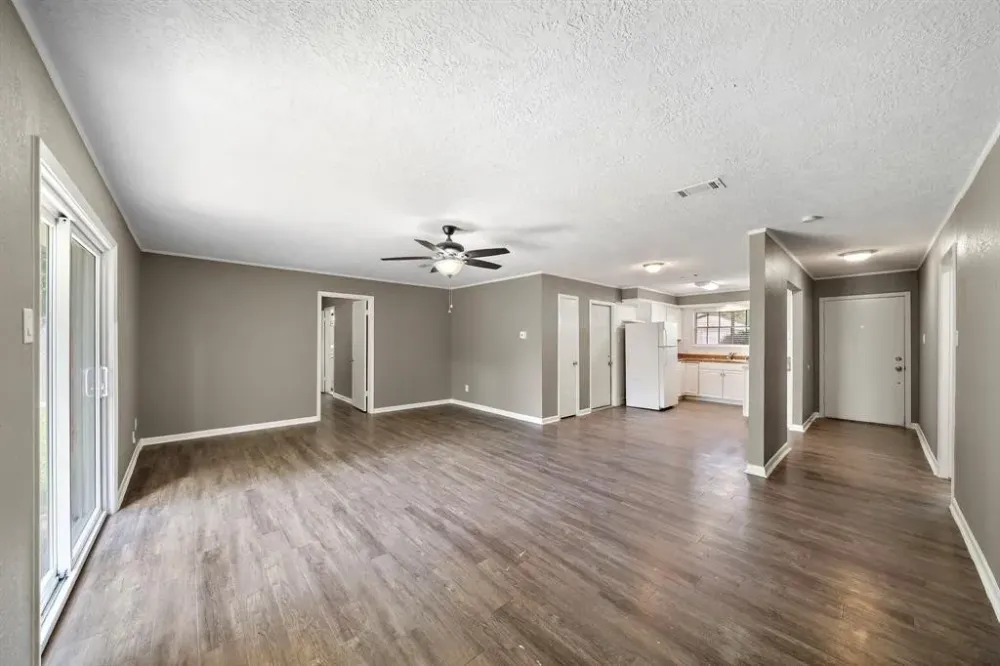 Spacious 2-Bedroom Condo, 1,200 sq ft, Near Downtown Austin - photo 7