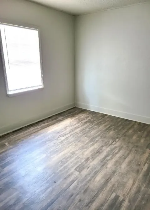 Cozy 4-Bedroom Home with Garage, 2,050 sq ft Raleigh - photo 7