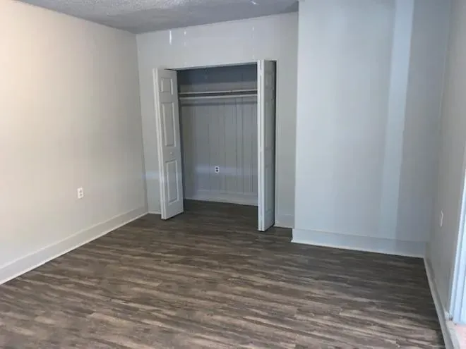 Cozy 4-Bedroom Home with Garage, 2,050 sq ft Raleigh - photo 4