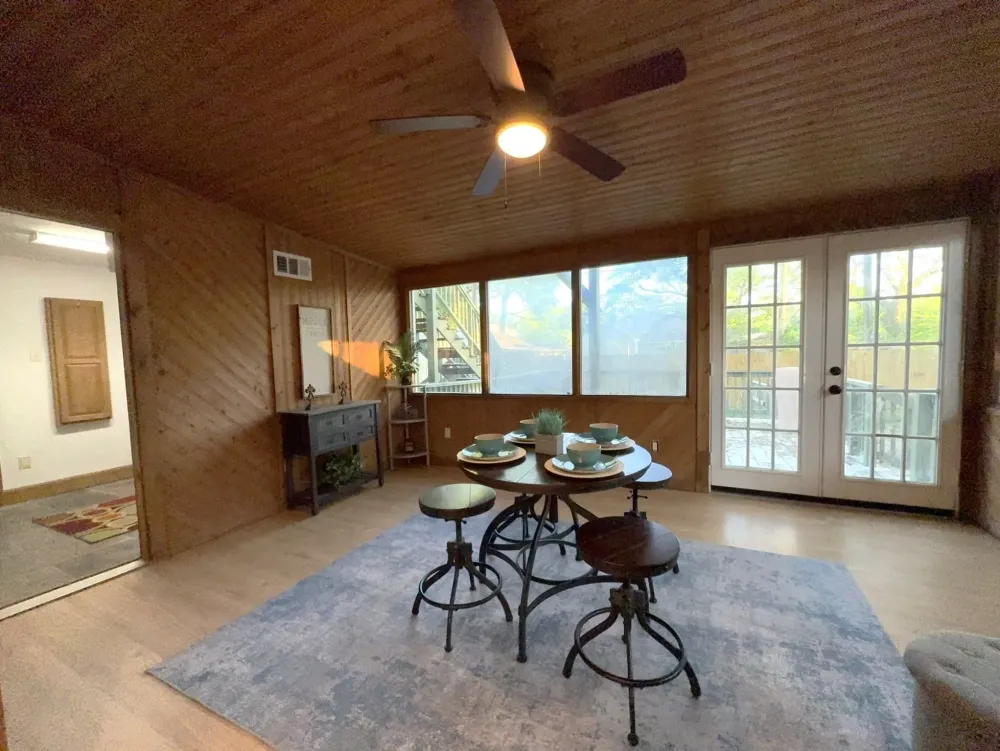 Large 4BR House with Fireplace 1,780 sq ft Columbus - photo 12